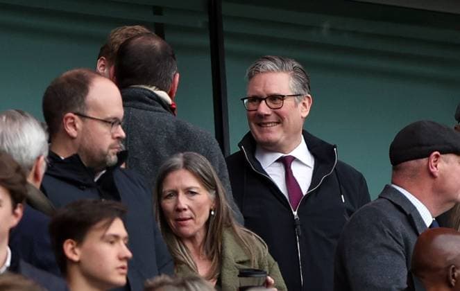 Prime Minister and Arsenal fan Sir Keir Starmer in the stands Arsenal v Sunderland, Premier League, Football, Emirates Stadium, London, UK - 07 Feb 2026London Emirates Stadium United Kingdom EDITORIAL USE ONLY No use with unauthorised audio, video, data, fixture lists, club league logos or live services. Online in-match use limited to 120 images, no video emulation. No use in betting, games or single club league player publications. Copyright: xKieranxMcManus Shutterstockx 16524338k