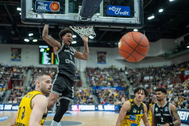Jonas Wohlfarth-Bottermann (MHP RIESEN Ludwigsburg, 18), Demarcus Marquette Demonia (Bamberg Baskets, 08), GER, MHP Riesen vs. BMA365 Bamberg Baskets, Basketball Bundesliga, easycredit BBL, 19. Spieltag, Spielzeit 2025 2026, 07.02.2026, GER, MHP Riesen vs. BMA365 Bamberg Baskets, Basketball Bundesliga, easycredit BBL, 19. Spieltag, Spielzeit 2025 2026, 07.02.2026 Ludwigsburg Copyright: xEibner-Pressefoto SaschaxWaltherx EP_EER