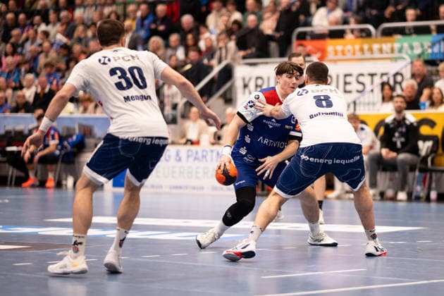 Magnus Grupe (HBW Balingen Weilstetten, 08), gegen Davide Bulzamini (1. VFL Potsdam, 08), HBW Balingen Weilstetten vs. 1. VFL Potsdam, Handball, 2. Bundesliga, 18. Spieltag, Saison 2025 2026, 07.02.2026 Eibner-Pressefoto Andreas Ulmer HBW Balingen Weilstetten vs. 1. VFL Potsdam, Handball, 2. Bundesliga, 18. Spieltag, Saison 2025 2026, 07.02.2026 Balingen Copyright: xEibner-Pressefoto AndreasxUlmerx EP_AUR
