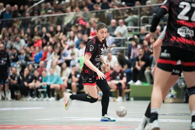TG Nuertingen vs. HSG Freiburg, Handball,2.Alsco Handball Bundesliga Frauen, Spieltag 17, Saison 2025 2026, 07.02.2026 Annika Distel (TG Nuertingen, 25TGN) im vollen FOkus Richtung Tor. TG Nuertingen vs. HSG Freiburg, Handball,2.Alsco Handball Bundesliga Frauen, Spieltag 17, Saison 2025 2026, 07.02.2026 Copyright: xEibner-Pressefoto DavidexDixGiovx EP_DGI
