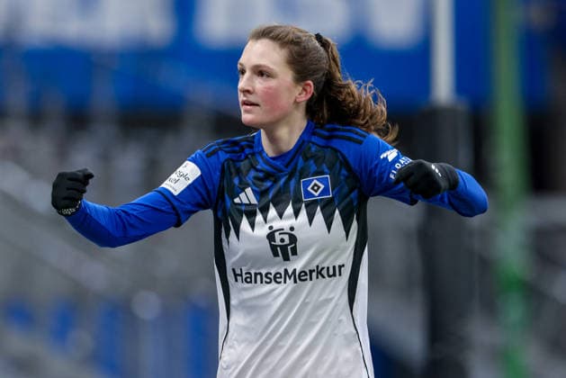 Torschützin Lotta Wrede (Hamburger SV, HSV, 32) mit Torjubel, Jubel, jubeln, jubelt, optimistisch, Spielszene, Highlight, Freude über das Tor zum 1:0, DIE DFB-RICHTLINIEN UNTERSAGEN JEGLICHE NUTZUNG VON FOTOS ALS SEQUENZBILDER UND ODER VIDEOÄHNLICHE FOTOSTRECKEN. DFB REGULATIONS PROHIBIT ANY USE OF PHOTOGRAPHS AS IMAGE SEQUENCES AND OR QUASI-VIDEO., 08.02.2026, Hamburg (Deutschland), Fussball, Google Pixel Frauen-Bundesliga, Hamburger SV - RB Leipzig