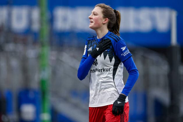 Torschützin Lotta Wrede (Hamburger SV, HSV, 32) mit Torjubel, Jubel, jubeln, jubelt, optimistisch, Spielszene, Highlight, Freude über das Tor zum 1:0, DIE DFB-RICHTLINIEN UNTERSAGEN JEGLICHE NUTZUNG VON FOTOS ALS SEQUENZBILDER UND ODER VIDEOÄHNLICHE FOTOSTRECKEN. DFB REGULATIONS PROHIBIT ANY USE OF PHOTOGRAPHS AS IMAGE SEQUENCES AND OR QUASI-VIDEO., 08.02.2026, Hamburg (Deutschland), Fussball, Google Pixel Frauen-Bundesliga, Hamburger SV - RB Leipzig