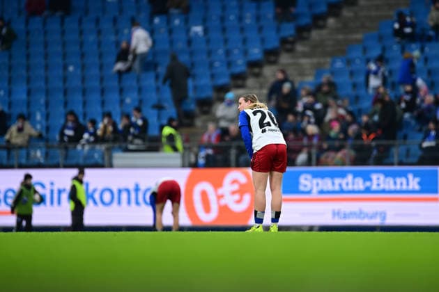Fußball I Frauen I Saison 2025-2026 I Bundesliga I 17. Spieltag I Hamburger SV - RB Leipzig I 08.02.2026 Schaut enttäuscht, betrübt, deprimiert, frustriert, geknickt, gekränkt, niedergeschlagen, unzufrieden, ernüchtert, schlecht gelaunt: Jonna Wrede (26, Hamburger SV) Hamburg Volkspark, Volksparkstadion, Stadion, Volkspark-Stadion Hamburg Deutschland Copyright: xLobeca FelixxSchlikisx