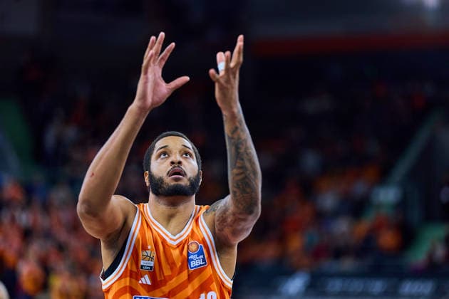 Martin Linssen (Gladiators Trier, 12) erwartet den Ball GER, ratiopharm ulm vs. Gladiators Trier, Basketball, 21. Spieltag, EasyCredit Bundesliga, Spielzeit 2025 2026, 08.02.2026 GER, ratiopharm ulm vs. Gladiators Trier, Basketball, 21. Spieltag, EasyCredit Bundesliga, Spielzeit 2025 2026, 08.02.2026 Neu-Ulm Copyright: xEibner-Pressefoto GeraldxOelze-dexStoppanyx EP_ODS