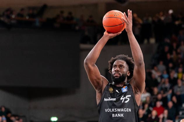 Oluwasimisola Shittu (Basketball Loewen Braunschweig, 45) beim Freiwurf, GER, Veolia Towers Hamburg vs Basketball Loewen Braunschweig, Basketball, Bundesliga, Spieltag 19, Saison 2025 2026, 08.02.2026 GER, Veolia Towers Hamburg vs Basketball Loewen Braunschweig, Basketball, Bundesliga, Spieltag 19, Saison 2025 2026, 08.02.2026 Hamburg Copyright: xEibner-Pressefoto MaxxVincenx EP_MVN