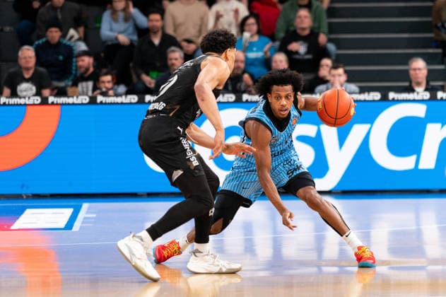Ross Williams (Veolia Towers Hamburg, 34) im Dribbling, GER, Veolia Towers Hamburg vs Basketball Loewen Braunschweig, Basketball, Bundesliga, Spieltag 19, Saison 2025 2026, 08.02.2026 GER, Veolia Towers Hamburg vs Basketball Loewen Braunschweig, Basketball, Bundesliga, Spieltag 19, Saison 2025 2026, 08.02.2026 Hamburg Copyright: xEibner-Pressefoto MaxxVincenx EP_MVN