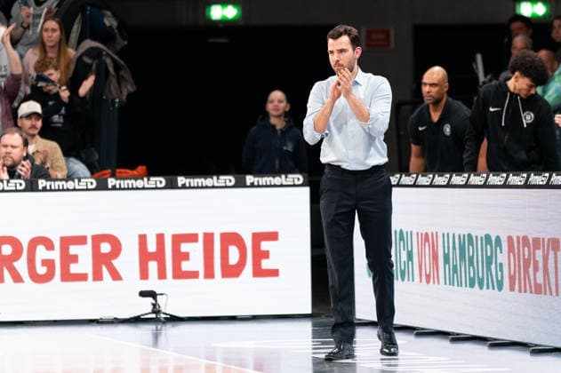 Benka Barloschky (Veolia Towers Hamburg, Trainer), GER, Veolia Towers Hamburg vs Basketball Loewen Braunschweig, Basketball, Bundesliga, Spieltag 19, Saison 2025 2026, 08.02.2026 GER, Veolia Towers Hamburg vs Basketball Loewen Braunschweig, Basketball, Bundesliga, Spieltag 19, Saison 2025 2026, 08.02.2026 Hamburg Copyright: xEibner-Pressefoto MaxxVincenx EP_MVN