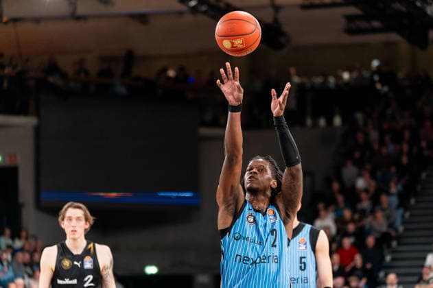 Leonard Thorpe Jr. (Veolia Towers Hamburg, 02) beim Freiwurf, GER, Veolia Towers Hamburg vs Basketball Loewen Braunschweig, Basketball, Bundesliga, Spieltag 19, Saison 2025 2026, 08.02.2026 GER, Veolia Towers Hamburg vs Basketball Loewen Braunschweig, Basketball, Bundesliga, Spieltag 19, Saison 2025 2026, 08.02.2026 Hamburg Copyright: xEibner-Pressefoto MaxxVincenx EP_MVN