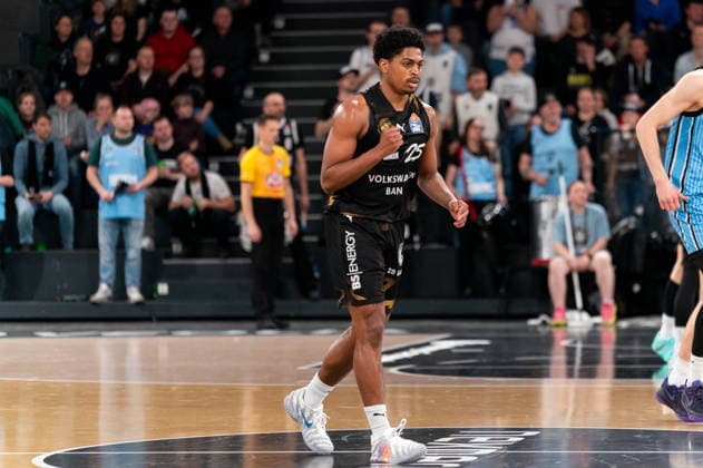 Grant Sherfield (Basketball Loewen Braunschweig, 25) jubelt Jubel, GER, Veolia Towers Hamburg vs Basketball Loewen Braunschweig, Basketball, Bundesliga, Spieltag 19, Saison 2025 2026, 08.02.2026 GER, Veolia Towers Hamburg vs Basketball Loewen Braunschweig, Basketball, Bundesliga, Spieltag 19, Saison 2025 2026, 08.02.2026 Hamburg Copyright: xEibner-Pressefoto MaxxVincenx EP_MVN
