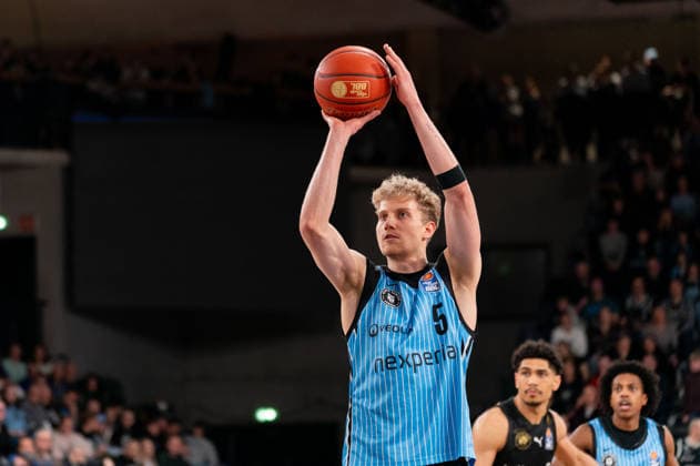 Zsombor Maronka (Veolia Towers Hamburg, 05) beim Freiwurf, GER, Veolia Towers Hamburg vs Basketball Loewen Braunschweig, Basketball, Bundesliga, Spieltag 19, Saison 2025 2026, 08.02.2026 GER, Veolia Towers Hamburg vs Basketball Loewen Braunschweig, Basketball, Bundesliga, Spieltag 19, Saison 2025 2026, 08.02.2026 Hamburg Copyright: xEibner-Pressefoto MaxxVincenx EP_MVN