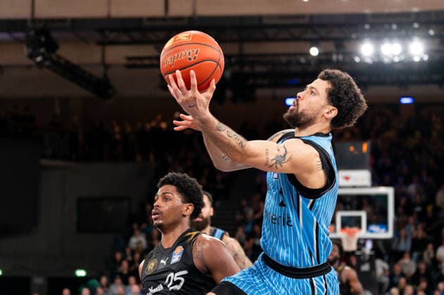 Devon Daniels (Veolia Towers Hamburg, 21) beim Korbleger, GER, Veolia Towers Hamburg vs Basketball Loewen Braunschweig, Basketball, Bundesliga, Spieltag 19, Saison 2025 2026, 08.02.2026 GER, Veolia Towers Hamburg vs Basketball Loewen Braunschweig, Basketball, Bundesliga, Spieltag 19, Saison 2025 2026, 08.02.2026 Hamburg Copyright: xEibner-Pressefoto MaxxVincenx EP_MVN