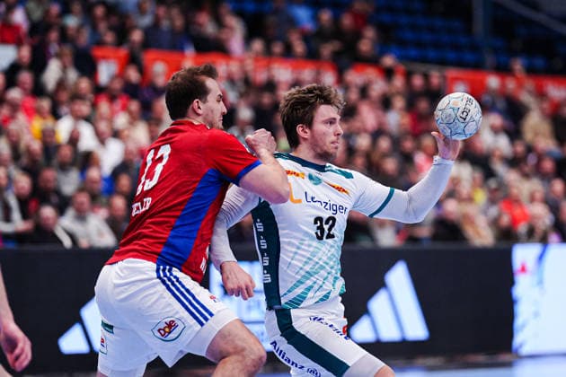 Niklas Weller (Handball Verein Hamburg, 13), Franz Semper (SC DHfK Leipzig, 32) GER, Handball Sport Verein Hamburg vs. SC DHfK Leipzig, Handball, 1. Bundesliga, Spieltag 20, Saison 2025 2026, 10.02.2026 GER, Handball Sport Verein Hamburg vs. SC DHfK Leipzig, Handball, 1. Bundesliga, Spieltag 20, Saison 2025 2026, 10.02.2026 Hamburg Copyright: xEibner-Pressefoto MarcelxvonxFehrnx EP_MFN