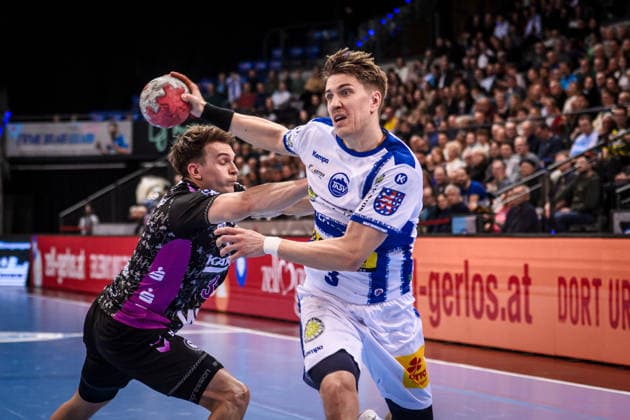 Oskar Joelsson (ThSV Eisenach, 03) vs. Max Haefner (TVB Stuttgart, 03) GER, TVB Stuttgart - ThSV Eisenach, DAIKIN HBL, Handball, Bundesliga, 20. Spieltag, Spielzeit 2025 2026, 09.02.2026 GER, TVB Stuttgart - ThSV Eisenach, DAIKIN HBL, Handball, Bundesliga, 20. Spieltag, Spielzeit 2025 2026, 09.02.2026 Stuttgart Copyright: xSandyxDinkelackerx EP_SDR