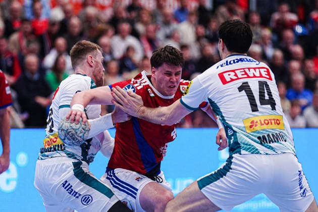 William Bogojevic (SC DHfK Leipzig, 20), Jan-Chirstian Schmidt (Handball Verein Hamburg, 42), Marko Mamic (SC DHfK Leipzig, 14) GER, Handball Sport Verein Hamburg vs. SC DHfK Leipzig, Handball, 1. Bundesliga, Spieltag 20, Saison 2025 2026, 10.02.2026 GER, Handball Sport Verein Hamburg vs. SC DHfK Leipzig, Handball, 1. Bundesliga, Spieltag 20, Saison 2025 2026, 10.02.2026 Hamburg Copyright: xEibner-Pressefoto MarcelxvonxFehrnx EP_MFN