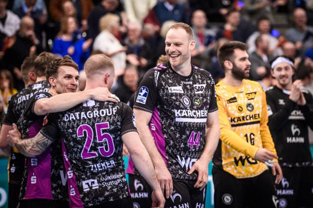 Max Haefner (TVB Stuttgart, 03), Patrick Zieker (TVB Stuttgart, 25), Lenny Rubin (TVB Stuttgart, 44) - Freude, Jubel, Lachen nach Heimsieg GER, TVB Stuttgart - ThSV Eisenach, DAIKIN HBL, Handball, Bundesliga, 20. Spieltag, Spielzeit 2025 2026, 09.02.2026 GER, TVB Stuttgart - ThSV Eisenach, DAIKIN HBL, Handball, Bundesliga, 20. Spieltag, Spielzeit 2025 2026, 09.02.2026 Stuttgart Copyright: xSandyxDinkelackerx EP_SDR