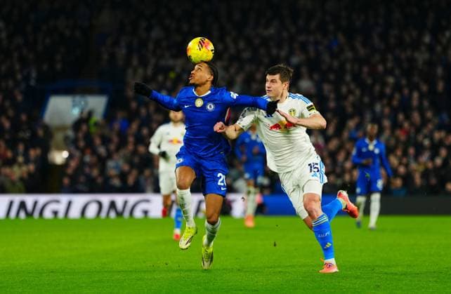 Joao Pedro of Chelsea battles with Jaka Bijol of Leeds United Chelsea v Leeds United, Premier League, Football, Stamford Bridge, London, UK - 10 Feb 2026London Stamford Bridge United Kingdom EDITORIAL USE ONLY No use with unauthorised audio, video, data, fixture lists, club league logos or live services. Online in-match use limited to 120 images, no video emulation. No use in betting, games or single club league player publications. Copyright: xJavierxGarcia Shutterstockx 16537163p