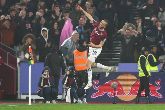 Tomas Soucek of West Ham United celebrates after scoring a goal (1-0) West Ham United v Manchester United, ManU Premier League, Football, London Stadium, London, UK - 10 Feb 2026London London Stadium United Kingdom EDITORIAL USE ONLY No use with unauthorised audio, video, data, fixture lists, club league logos or live services. Online in-match use limited to 120 images, no video emulation. No use in betting, games or single club league player publications. Copyright: xSimonxDael Shutterstockx 16537197aa