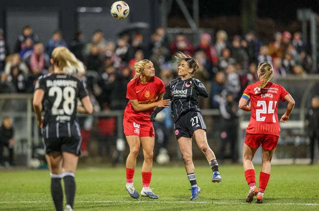 GER, Frankfurt, Eintracht Frankfurt vs FC Nordsjaelland, Europacup, Fussball, UEFA, Spielzeit 2024 2026, Stadion am Brentanobad, Viertelfinale, Hinspiel im Bild v.l.: Astrid Engsig-Karup (FC Nordsjaelland Frauen 32), Ereleta Memeti (Eintracht Frankfurt Frauen 27), Kopfball DFB DFL REGULATIONS PROHIBIT ANY USE OF PHOTOGRAPHS AS IMAGE SEQUENCES AND OR QUASI-VIDEO, 11.02.2026 Copyright: HMBxMedia HendrikxHamelau