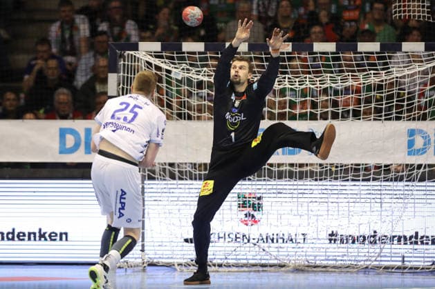 11.02.2026, xtgx, Handball, Daikin HBL, SC Magdeburg - TBV Lemgo v.l. Niels Gerardus Versteijnen (Lemgo, 25), Sergey Hernandez Ferrer (Magdeburg, 1) Parade, haelt den Ball, faengt den Ball, pariert Magdeburg
