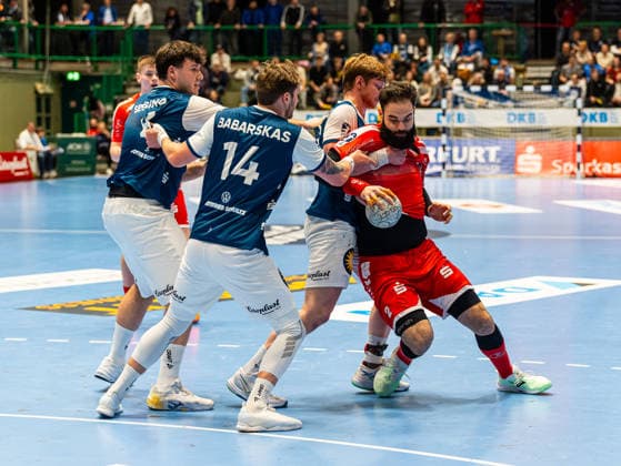 Ruben Marchan (MT Melsungen, 02) im Zweikampf gegen Johannes Wasielewski (Bergischer HC, 77), Aron Seesing (Bergischer HC, 49) und Gerdas Babarskas (Bergischer HC, 14) Bergischer HC vs. MT Melsungen, Handball, 1. Bundesliga, 20. Spieltag, Saison 2025 2026, 11.02.2026 Bergischer HC vs. MT Melsungen, Handball, 1. Bundesliga, 20. Spieltag, Saison 2025 2026, 11.02.2026 Wuppertal Copyright: xEibner-Pressefoto DamianxKruczynx EP_DKI