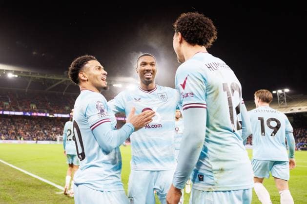 Burnley players celebrate after Jefferson Lerma of Crystal Palace scored an own goal (2-3) Crystal Palace v Burnley, Premier League, Football, Selhurst Park, London, UK - 11 Feb 2026London Selhurst Park United Kingdom EDITORIAL USE ONLY No use with unauthorised audio, video, data, fixture lists, club league logos or live services. Online in-match use limited to 120 images, no video emulation. No use in betting, games or single club league player publications. Copyright: xSimonxDael Shutterstockx 16540342o