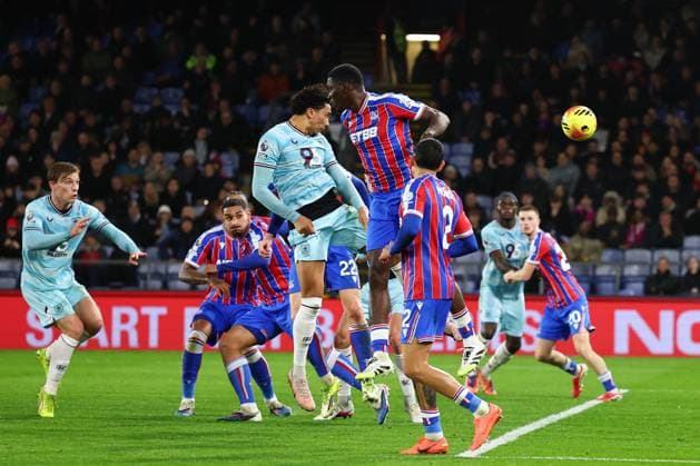 Chrisantus Uche of Crystal Palace with a header on goal that leads to Jefferson Lerma of Crystal Palace scoring an own goal Crystal Palace v Burnley, Premier League, Football, Selhurst Park, London, UK - 11 Feb 2026London Selhurst Park United Kingdom EDITORIAL USE ONLY No use with unauthorised audio, video, data, fixture lists, club league logos or live services. Online in-match use limited to 120 images, no video emulation. No use in betting, games or single club league player publications. Copyright: xSimonxDael Shutterstockx 16540342g