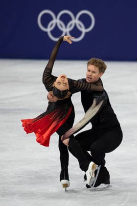 February 11, 2026, Milano, Lombardy, Italy: Madison Chock and Evan Bates of the United States perform in Figure skating, Eiskunstlauf Ice dancing, Eistanzen Free program and win the silver medal during the 2026 Winter Olympics at the Milano Ice Skating Arena on Wednesday in Milano. Milano Italy - ZUMAj89_ 20260211_oly_j89_034 Copyright: xPaulxKitagakixJr.x