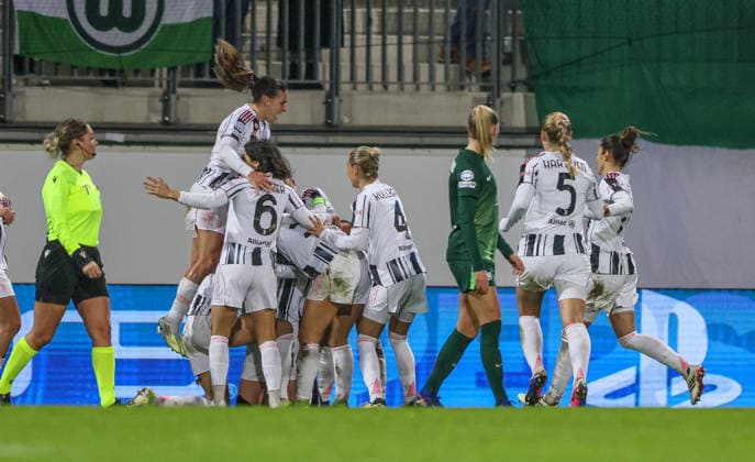 GER, Wolfsburg, VfL Wolfsburg vs Juventus Turin, Women s Champions League, Fussball, UEFA, Spielzeit 2025 2026, AOK Arena, Playoffs, Hinspiel im Bild: Amalie Vangsgaard (Juventus Turin Frauen 14), Tor, Jubel und Freude, Emotionen DFB DFL REGULATIONS PROHIBIT ANY USE OF PHOTOGRAPHS AS IMAGE SEQUENCES AND OR QUASI-VIDEO, 12.02.2026 Copyright: HMBxMedia HendrikxHamelau