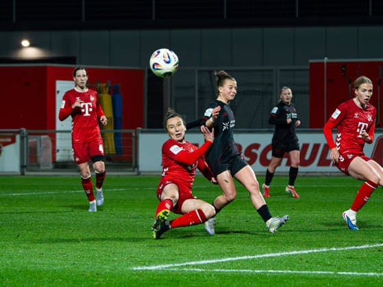 Kristin Koegel (Bayer 04 Leverkusen, 11) im Zweikampf gegen Sylwia Matysik (1. FC Koeln, 20) Bayer 04 Leverkusen vs. 1. FC Koeln, Fußball, Frauen Bundesliga, Google Pixel Frauen Bundesliga, 18. Spieltag, Saison 2025 2026, 13.02.2026 DFB REGULATIONS PROHIBIT ANY USE OF PHOTOGRAPHS AS IMAGE SEQUENCES AND OR QUASI-VIDEO, Bayer 04 Leverkusen vs. 1. FC Koeln, Fußball, Frauen Bundesliga, Google Pixel Frauen Bundesliga, 18. Spieltag, Saison 2025 2026, 13.02.2026 Leverkusen Copyright: xEibner-Pressefoto DamianxKruczynx EP_DKI