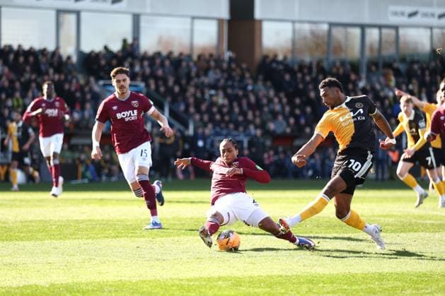 Tyrese Shade of Burton Albion shoots Burton Albion v West Ham United, Emirates FA Cup, Fourth Round, Football, Pirelli Stadium, Burton upon Trent, UK - 14 Feb 2026Burton upon Trent Pirelli Stadium United Kingdom EDITORIAL USE ONLY No use with unauthorised audio, video, data, fixture lists, club league logos or live services. Online in-match use limited to 120 images, no video emulation. No use in betting, games or single club league player publications. Copyright: xRyanxBrowne Shutterstockx 16608141ag
