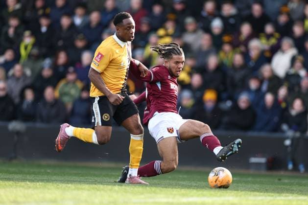Ezra Mayers of West Ham United crosses the ball. Burton Albion v West Ham United, Emirates FA Cup, Fourth Round, Football, Pirelli Stadium, Burton upon Trent, UK - 14 Feb 2026Burton upon Trent Pirelli Stadium United Kingdom EDITORIAL USE ONLY No use with unauthorised audio, video, data, fixture lists, club league logos or live services. Online in-match use limited to 120 images, no video emulation. No use in betting, games or single club league player publications. Copyright: xRyanxBrowne Shutterstockx 16608141ay