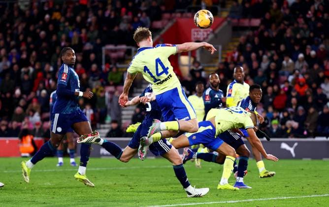 James Bree of Southampton scores a goal to make the score 2-1. Southampton v Leicester City, Emirates FA Cup, Fourth Round, Football, St Mary s Stadium, Southampton, UK - 14 Feb 2026Southampton St Mary s Stadium United Kingdom EDITORIAL USE ONLY No use with unauthorised audio, video, data, fixture lists, club league logos or live services. Online in-match use limited to 120 images, no video emulation. No use in betting, games or single club league player publications. Copyright: xJamesxMarsh Shutterstockx 16608181am