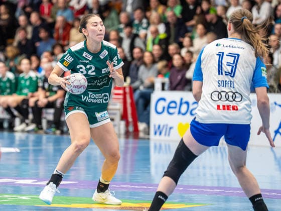 Haruno Sasaki (Frisch Auf Frauen, 32) am Ball, Frisch Auf Goeppingen vs. Union Neckarsulm, Handball, 1. Bundesliga, Spielzeit 2025 2026, 14.02.2026 Frisch Auf Goeppingen vs. Sport-Union Neckarsulm, Handball, 1. Bundesliga, Spielzeit 2025 2026, 14.02.2026 Goeppingen Copyright: xMichaelxSchmidt Eibner-Pressefotx EP_MST