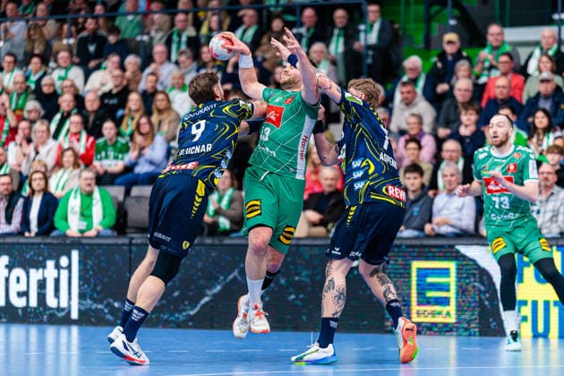 v.l. Steven Plucnar Jacobsen (Rhein-Neckar Loewen, 09), Ian Weber (GWD Minden, 13), Edwin Aspenbaeck (Rhein-Neckar Loewen, 78) GER, GWD Minden vs. Rhein-Neckar Loewen, Handball, 1. Bundesliga, 21. Spieltag, Spielzeit 2025 2026, 14.02.2026 GER, GWD Minden vs. Rhein-Neckar Loewen, Handball, 1. Bundesliga, 21. Spieltag, Spielzeit 2025 2026, 14.02.2026 Minden Copyright: xEibner-Pressefoto JanxRollingerx EP_JSK