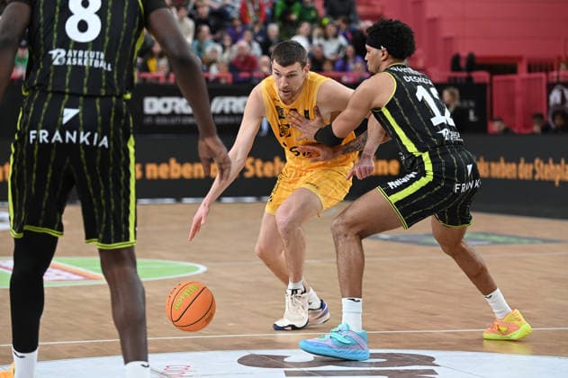 Till Joenke (Tigers Tuebingen, 26) GER, Tigers Tuebingen vs. BBC Medi Bayreuth, Basketball, Herren, Pro A, 2. Barmer Basketball Bundesliga, Saison 2025 2026, 14.02.2026 GER, Tigers Tuebingen vs. BBC Medi Bayreuth, Basketball, Herren, Pro A, 2. Barmer Basketball Bundesliga, Saison 2025 2026, 14.02.2026 Tuebingen Copyright: xEibner-Pressefoto NicolasxWoernx EP_NWN