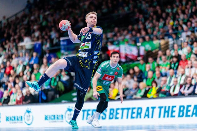 Handball, HBL, GWD Minden - Rhein-Neckar Löwen #2 Haukur Thrastarson (Rhein-Neckar Loewen, 25) beim Siebenmeter 7 Meter Wurf GER, GWD Minden vs. Rhein-Neckar Loewen, Handball, 1. Bundesliga, 21. Spieltag, Spielzeit 2025 2026, 14.02.2026 GER, GWD Minden vs. Rhein-Neckar Loewen, Handball, 1. Bundesliga, 21. Spieltag, Spielzeit 2025 2026, 14.02.2026 Minden Copyright: xEibner-Pressefoto JanxRollingerx EP_JSK