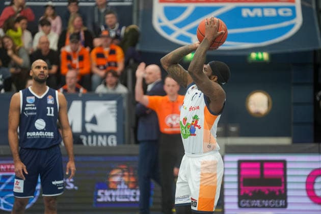 TJ Crockett (Rostock Seawolves, 00) wirft zum Freiwurf Syntainics MBC vs. Rostock Seawolves, Basketball, Basketball-Bundesliga, 20. Spieltag, Saison 2025 2026, 15.02.2026 Syntainics MBC vs. Rostock Seawolves, Basketball, Basketball-Bundesliga, 20. Spieltag, Saison 2025 2026, 15.02.2026 Weißenfels Copyright: xEibner-Pressefoto PiaxSchindlerx EP_PSR