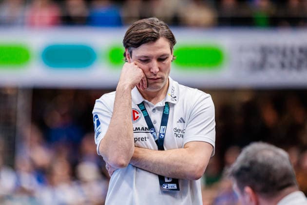 Johannes Sellin (HC Erlangen, Trainer) ist enttaeuscht unzufrieden GER, TBV Lemgo Lippe vs. HC Erlangen, Handball, 1. Bundesliga, 21. Spieltag, Spielzeit 2025 2026, 15.02.2026 GER, TBV Lemgo Lippe vs. HC Erlangen, Handball, 1. Bundesliga, 21. Spieltag, Spielzeit 2025 2026, 15.02.2026 Lemgo Copyright: xEibner-Pressefoto JanxRollingerx EP_JSK
