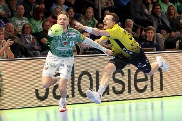 DEU, DHB, 1.HBL, Fuechse Berlin vs. TVB Stuttgart, 15.02.2026, Max-Schmeling-Halle, Berlin, DEU, DHB, 1.HBL, Fuechse Berlin vs. TVB Stuttgart, im Bild Mathias Gidsel (Fuechse Berlin 19), Samir Bellahcene (Stuttgart 30)