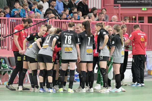 Time Out SV Union Halle-Neustadt TusSies Metzingen vs. SV Union Halle-Neustadt, Handball, Alsco HBF, 17.Ligaspieltag, Saison 2025 2026, 15.02.2026 TusSies Metzingen vs. SV Union Halle-Neustadt, Handball, Alsco HBF, 17.Ligaspieltag, Saison 2025 2026, 15.02.2026 Tuebingen Copyright: xEibner-Pressefoto TobiasxBaurx EP_TBR