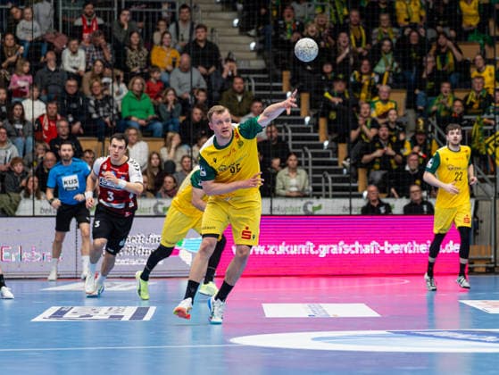 Jan von Boenigk (VfL Eintracht Hagen, 95) beim Torwurf auf das freie Tor HSG Nordhorn Lingen vs. VfL Eintracht Hagen, Handball, 2. Bundesliga, 19. Spieltag, Saison 2025 2026, 15.02.2026 HSG Nordhorn Lingen vs. VfL Eintracht Hagen, Handball, 2. Bundesliga, 19. Spieltag, Saison 2025 2026, 15.02.2026 Lingen (Ems) Copyright: xEibner-Pressefoto DamianxKruczynx EP_DKI