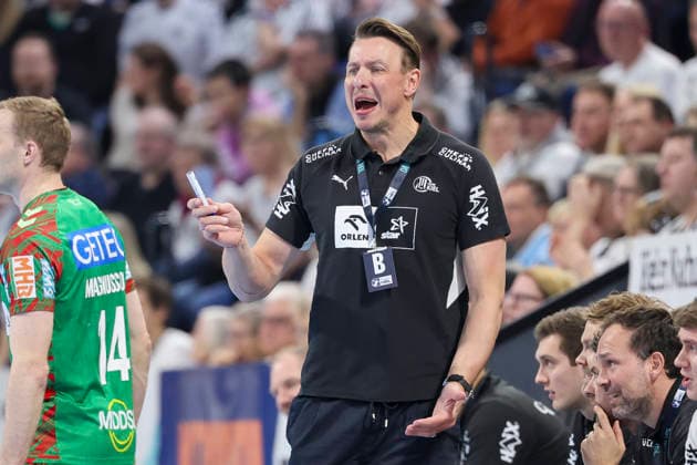 Trainer Filip Jicha (THW Kiel) schaut enttaeuscht, DAIKIN Handball Bundesliga, THW Kiel v SC Magdeburg, Wunderino Arena am 15. February 2026 in Kiel, Deutschland. (Foto von Marco Steinbrenner DeFodi Images) Trainer Filip Jicha (THW Kiel) looks dejected, DAIKIN Handball Bundesliga, THW Kiel v SC Magdeburg, Wunderino Arena, February 15, 2026 in Kiel, Germany. (Photo by Marco Steinbrenner DeFodi Images) -