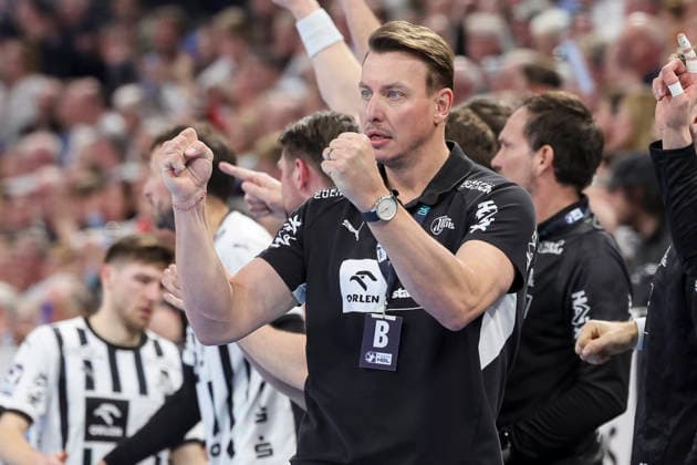 Trainer Filip Jicha (THW Kiel) jubelt, DAIKIN Handball Bundesliga, THW Kiel v SC Magdeburg, Wunderino Arena am 15. February 2026 in Kiel, Deutschland. (Foto von Marco Steinbrenner DeFodi Images) Trainer Filip Jicha (THW Kiel) cheers, DAIKIN Handball Bundesliga, THW Kiel v SC Magdeburg, Wunderino Arena, February 15, 2026 in Kiel, Germany. (Photo by Marco Steinbrenner DeFodi Images) -