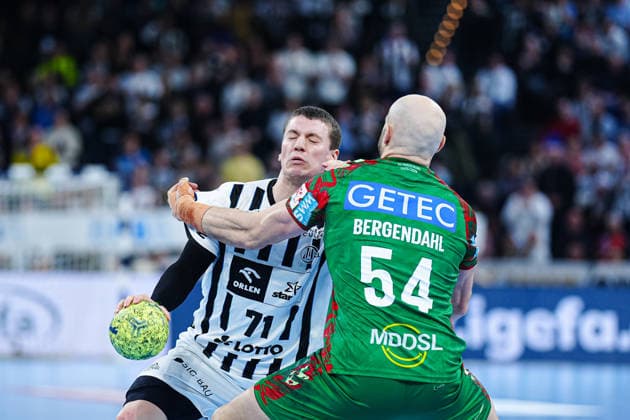 Elias Ellefsen a Skipagotu (THW Kiel, 71), Oscar Bergendahl (SC Magdeburg, 54) GER, THW Kiel vs. SC Magdeburg, Handball, 1. Bundesliga, Spieltag 21, Saison 2025 2026, 15.02.2026 GER, THW Kiel vs. SC Magdeburg, Handball, 1. Bundesliga, Spieltag 21, Saison 2025 2026, 15.02.2026 Kiel Copyright: xEibner-Pressefoto MarcelxvonxFehrnx EP_MFN