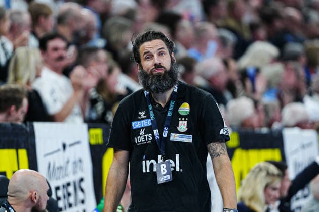 Bennet Wiegert (SC Magdeburg, Trainer) GER, THW Kiel vs. SC Magdeburg, Handball, 1. Bundesliga, Spieltag 21, Saison 2025 2026, 15.02.2026 GER, THW Kiel vs. SC Magdeburg, Handball, 1. Bundesliga, Spieltag 21, Saison 2025 2026, 15.02.2026 Kiel Copyright: xEibner-Pressefoto MarcelxvonxFehrnx EP_MFN