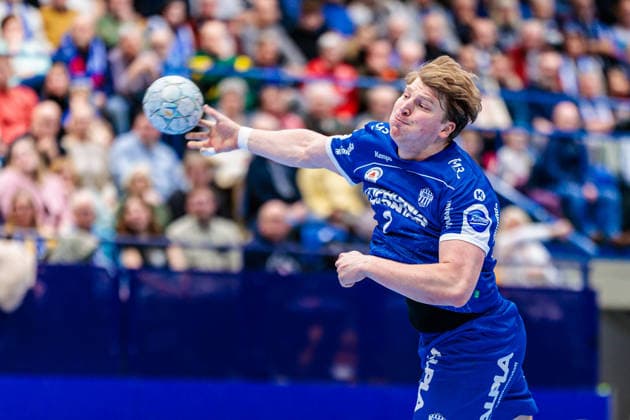 Lukas Hutecek (TBV Lemgo Lippe, 02) im Torwurf GER, TBV Lemgo Lippe vs. HC Erlangen, Handball, 1. Bundesliga, 21. Spieltag, Spielzeit 2025 2026, 15.02.2026 GER, TBV Lemgo Lippe vs. HC Erlangen, Handball, 1. Bundesliga, 21. Spieltag, Spielzeit 2025 2026, 15.02.2026 Lemgo Copyright: xEibner-Pressefoto JanxRollingerx EP_JSK