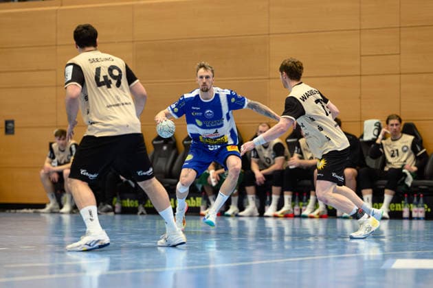 Dominik Solak (ThSV Eisenach, 30), Aron Seesing (Bergischer HC, 49), Johannes Wasielewski (Bergischer HC, 77) GER, ThSV Eisenach gegen Bergischer HC, 1. Daikin Handballbundesliga, Handball, 21.Spieltag, Saison 2025 2026, 16.02.2026 GER, ThSV Eisenach gegen Bergischer HC, 1. Daikin Handballbundesliga, Handball, 21.Spieltag, Saison 2025 2026, 16.02.2026 Eisenach Copyright: xEibner-Pressefoto MartinxHerbstx EP_MHT