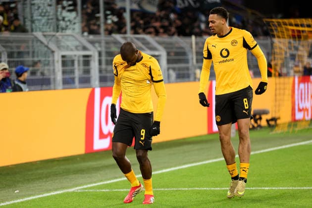 Torjubel zum 1:0 durch Serhou Guirassy (Borussia Dortmund) mit Felix Nmecha (Borussia Dortmund) GER, Borussia Dortmund gegen Atalanta Bergamo, Fussball, Champions League, Play-off, Spielzeit 2025 2026, 17.02.2026 GER, Borussia Dortmund gegen Atalanta Bergamo, Fussball, Champions League, Play-off, Spielzeit 2025 2026, 17.02.2026 Dortmund Copyright: xEibner-Pressefoto FrankxZeisingx EP_FZG