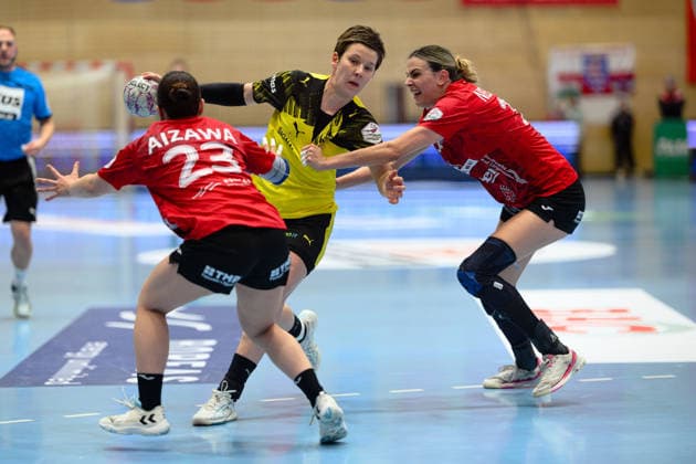 Alina Grijseels (Borussia Dortmund, 04), Natsuki Aizawa (Thueringer HC, 23), Anika Niederwieser (Thueringer HC, 14) GER, Thueringer HC gegen Borussia Dortmund , Handball, Alsco Handball Bundesliga Frauen, 18. Spieltag, Saison 2025 2026, 18.02.2026 GER, Thueringer HC gegen Borussia Dortmund , Handball, Alsco Handball Bundesliga Frauen, 18. Spieltag, Saison 2025 2026, 18.02.2026 Bad Langensalza Copyright: xEibner-Pressefoto MartinxHerbstx EP_MHT