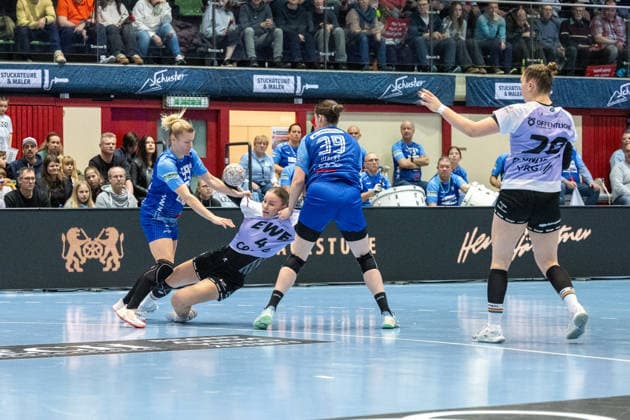 Anja Döll (SUN, 59), Toni-Louisa Reinemann (VfL Oldenburg, 04), Merle Albers (SUN, 39), Sportunion Neckarsulm vs. VfL Oldenburg, Handball, Frauen, 1. Bundesliga, 18. Spieltag, Saison 2025 2026, 18.02.2026 Sportunion Neckarsulm vs VfL Oldenburg, Handball, Frauen, 1. Bundesliga, 18. Spieltag, Saison 2025 2026, 18.02.2026 Neckarsulm Copyright: xEibner-Pressefoto ChristianaxKunx EP_CKZ